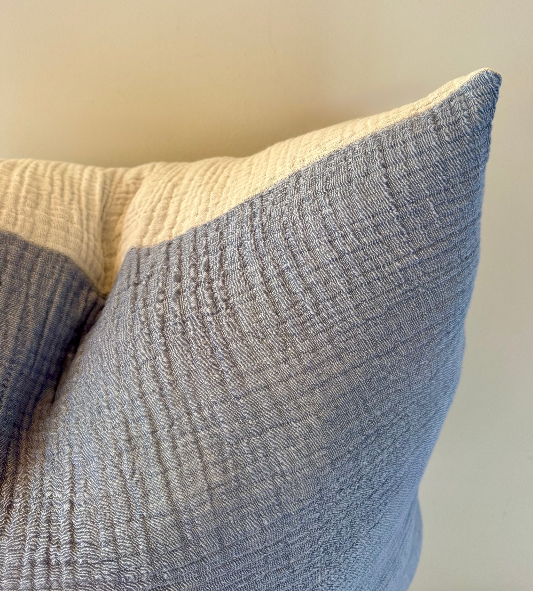 Blue/Cream Crinkle Cotton Pillow Cover
