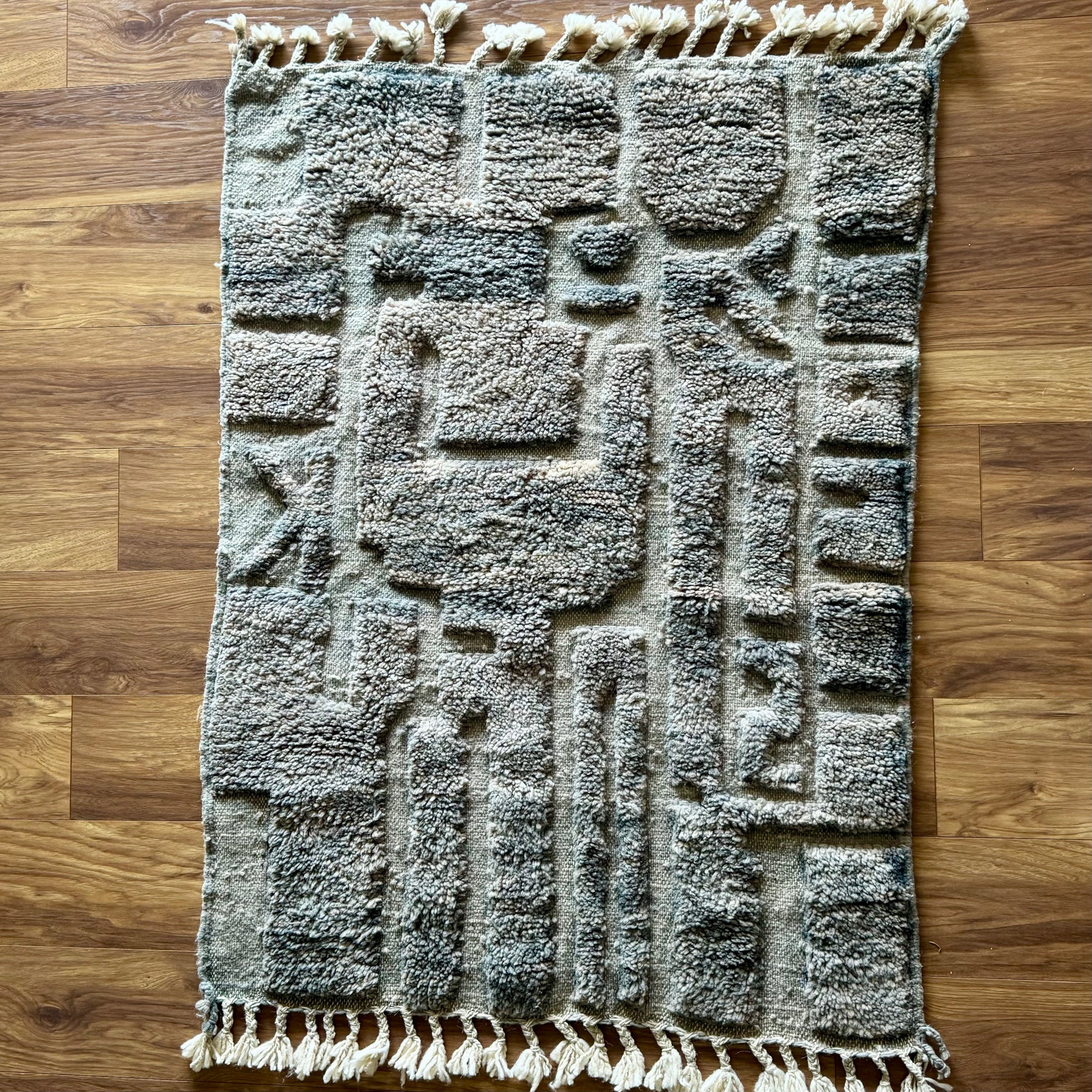 Hamsa Handwoven Moroccan Wool Rug 3x5