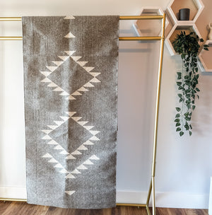 Allende Aztec Handwoven Mexican Runner Rug  // Natural Grey/Cream