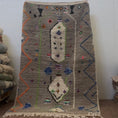 Load image into Gallery viewer, Sana Handwoven Moroccan Wool Rug 5x8
