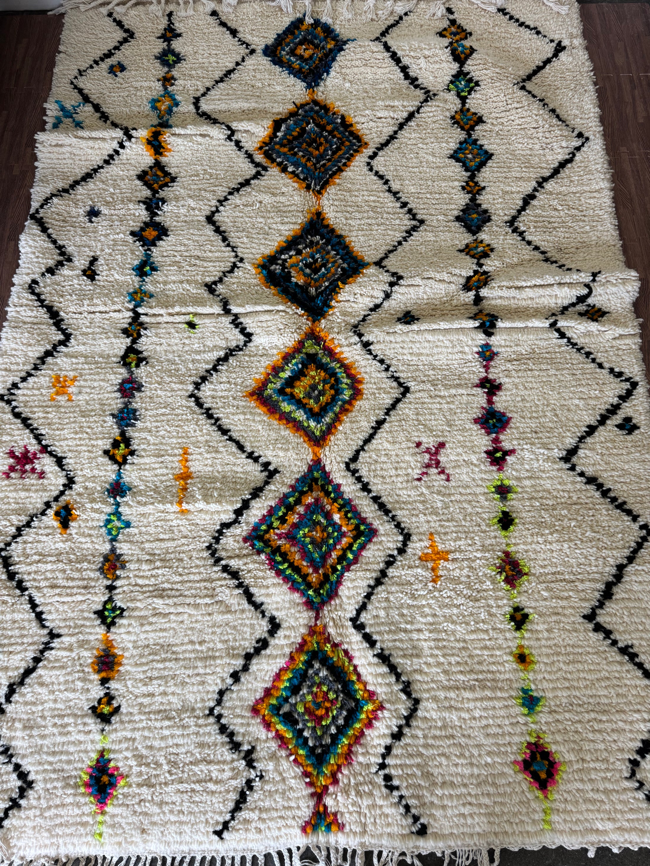Rafika Handwoven Moroccan Wool Rug 5x8