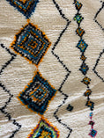 Load image into Gallery viewer, Rafika Handwoven Moroccan Wool Rug 5x8
