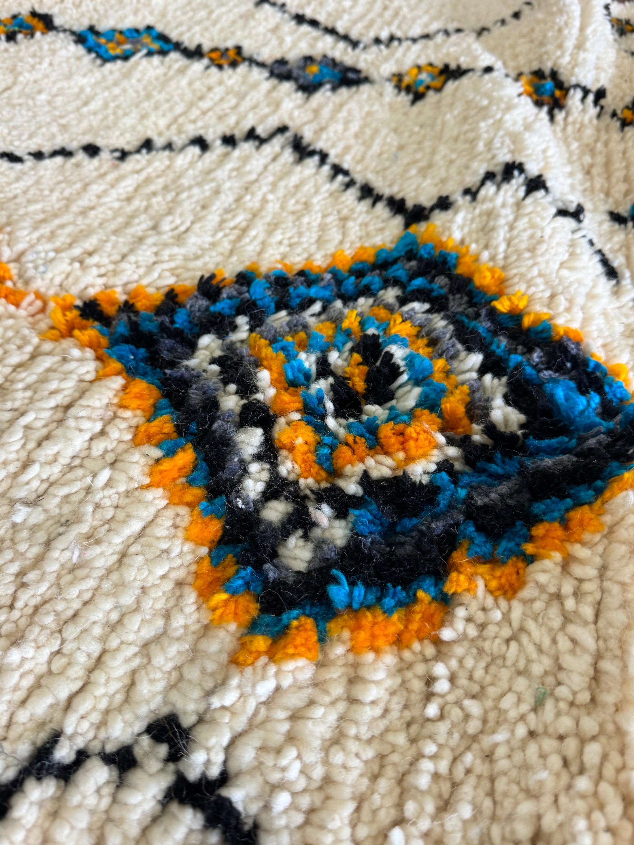 Rafika Handwoven Moroccan Wool Rug 5x8