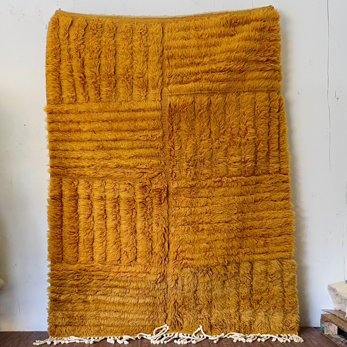 Lina Handwoven Moroccan Wool Rug 5x6