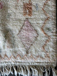 Load image into Gallery viewer, Dalia Handwoven Moroccan Wool Rug 5x8
