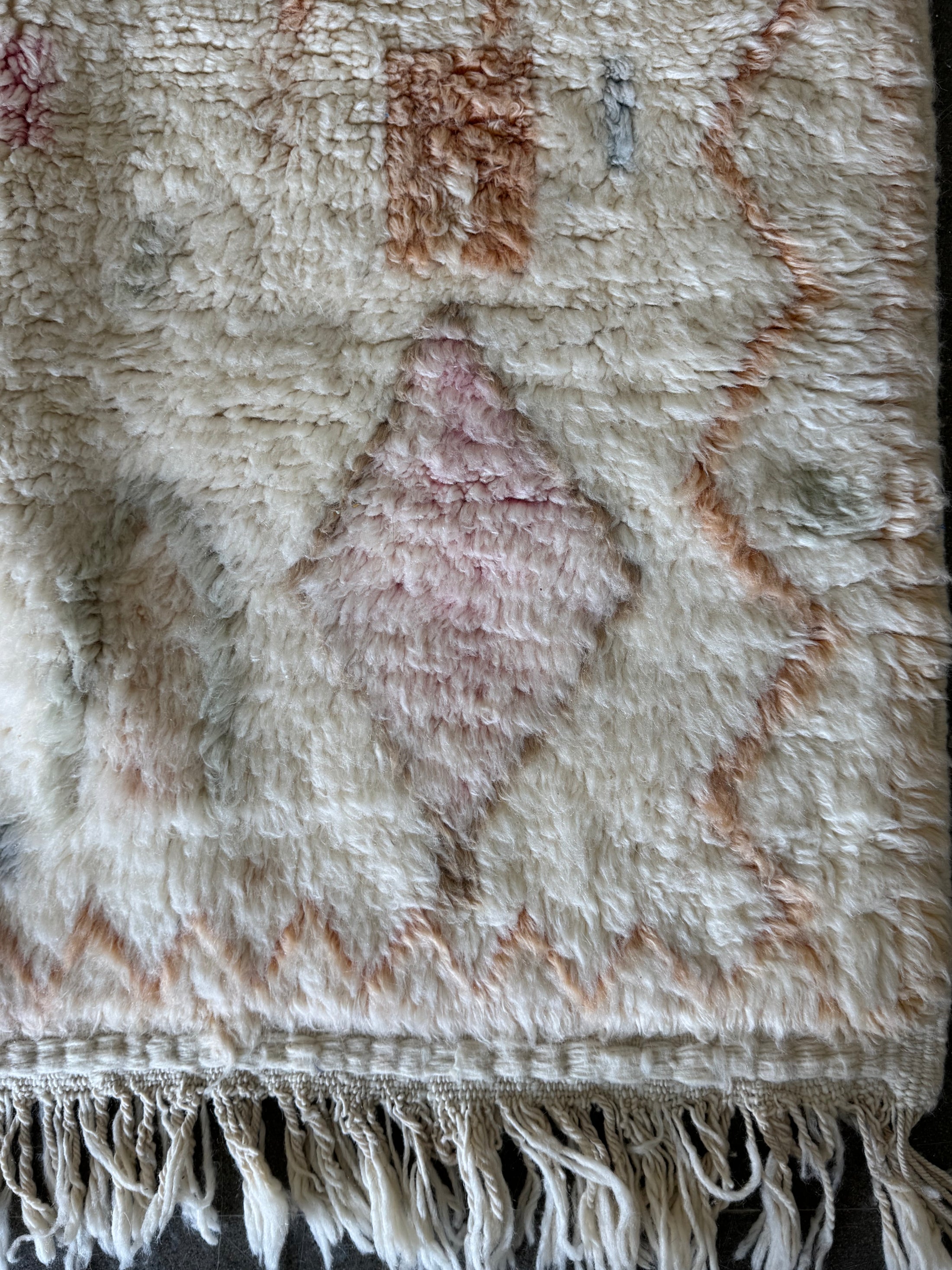 Dalia Handwoven Moroccan Wool Rug 5x8