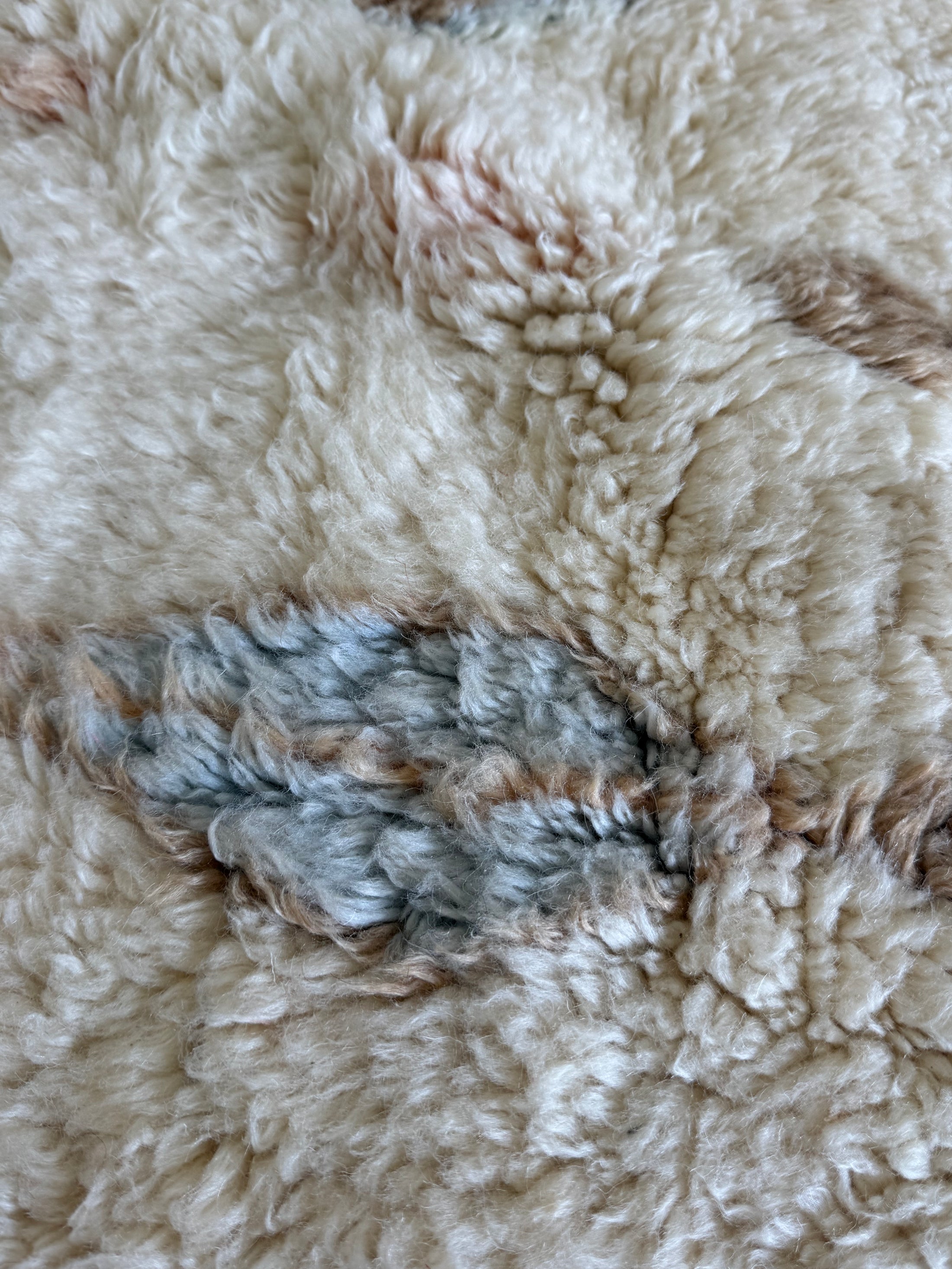 Dalia Handwoven Moroccan Wool Rug 5x8