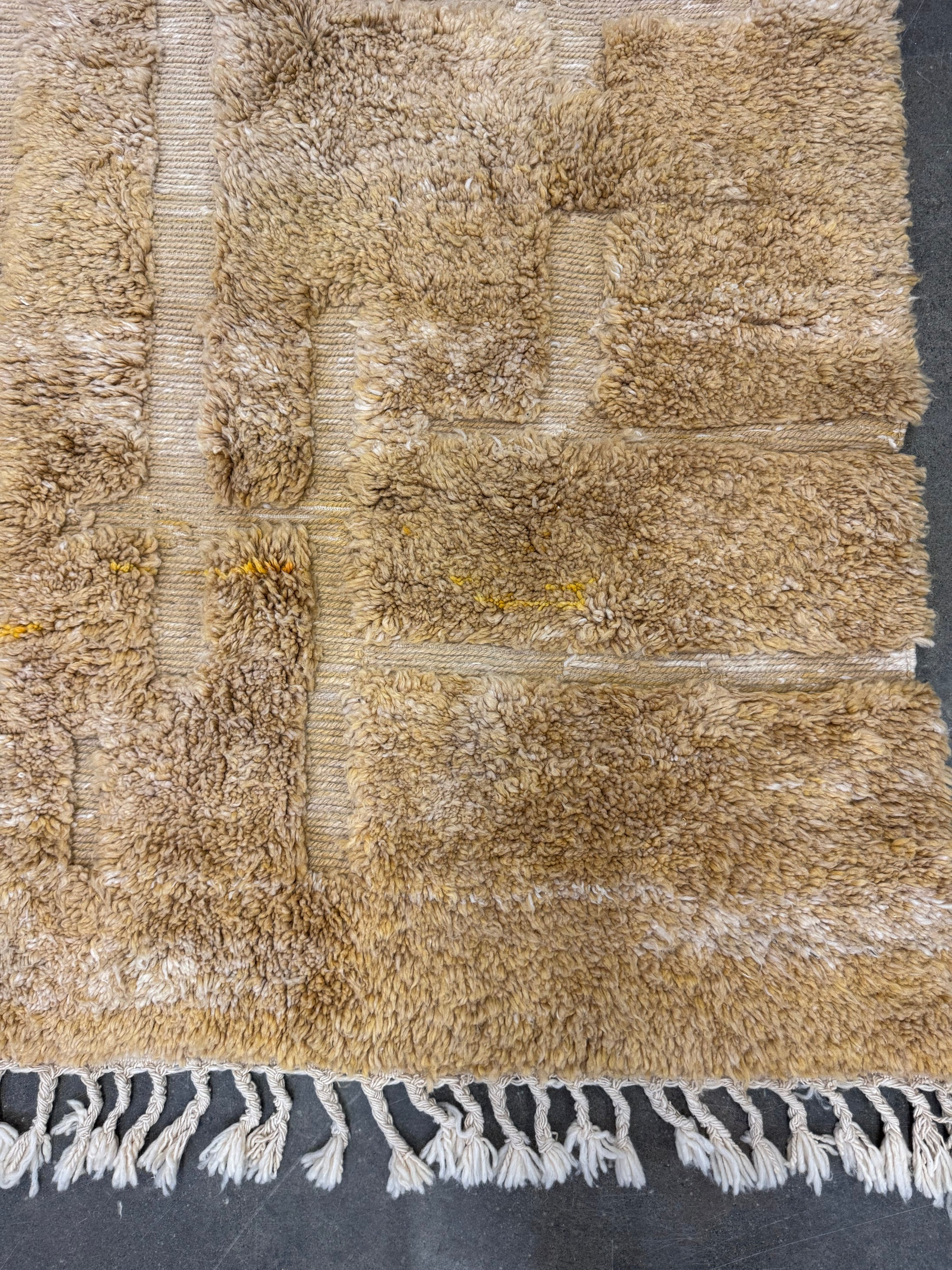 Amal Handwoven Moroccan Wool Rug 5x8