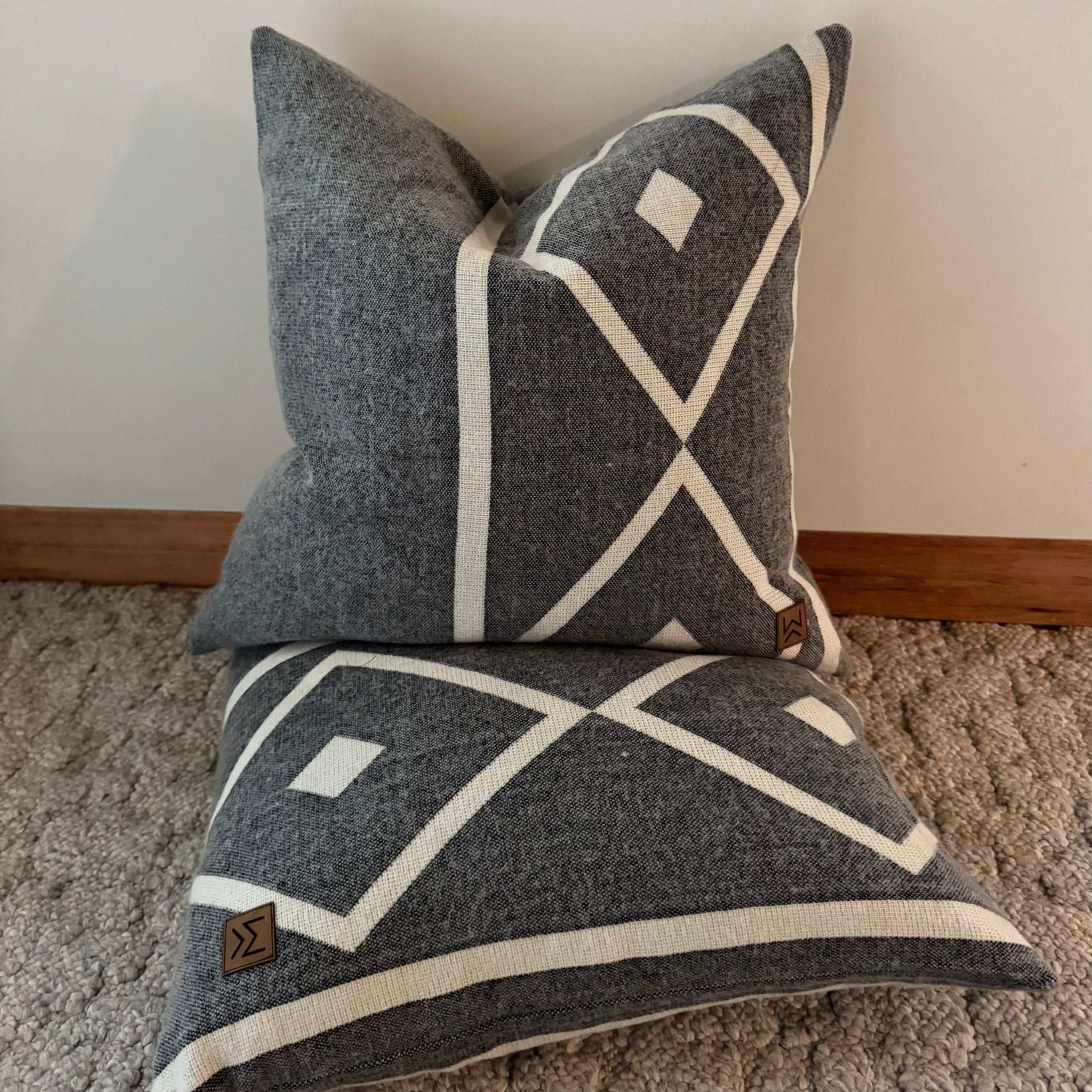 Mojanda Throw Blanket/2 Mojanda Diamond Pillow Covers Bundle