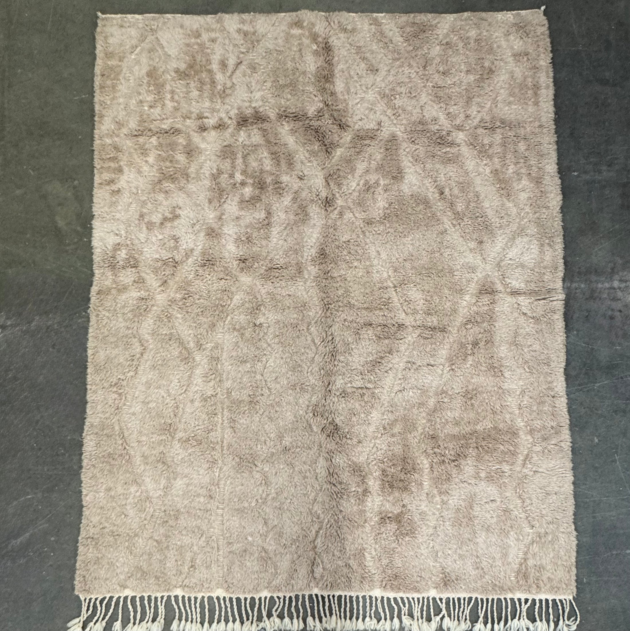 Salma Handwoven Moroccan Wool Rug 7x9