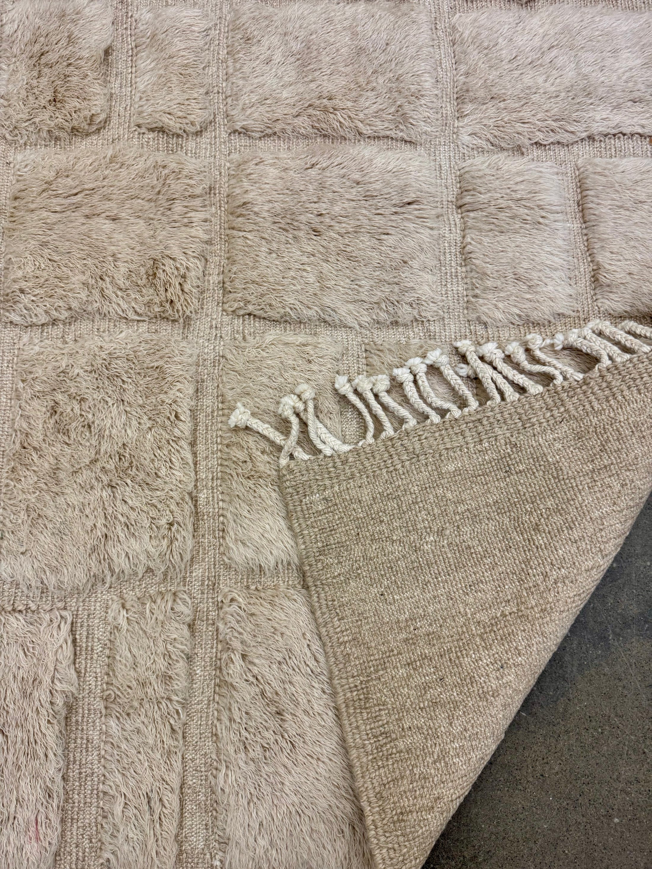 Menna Handwoven Moroccan Mrirt Wool Rug 6x8.5