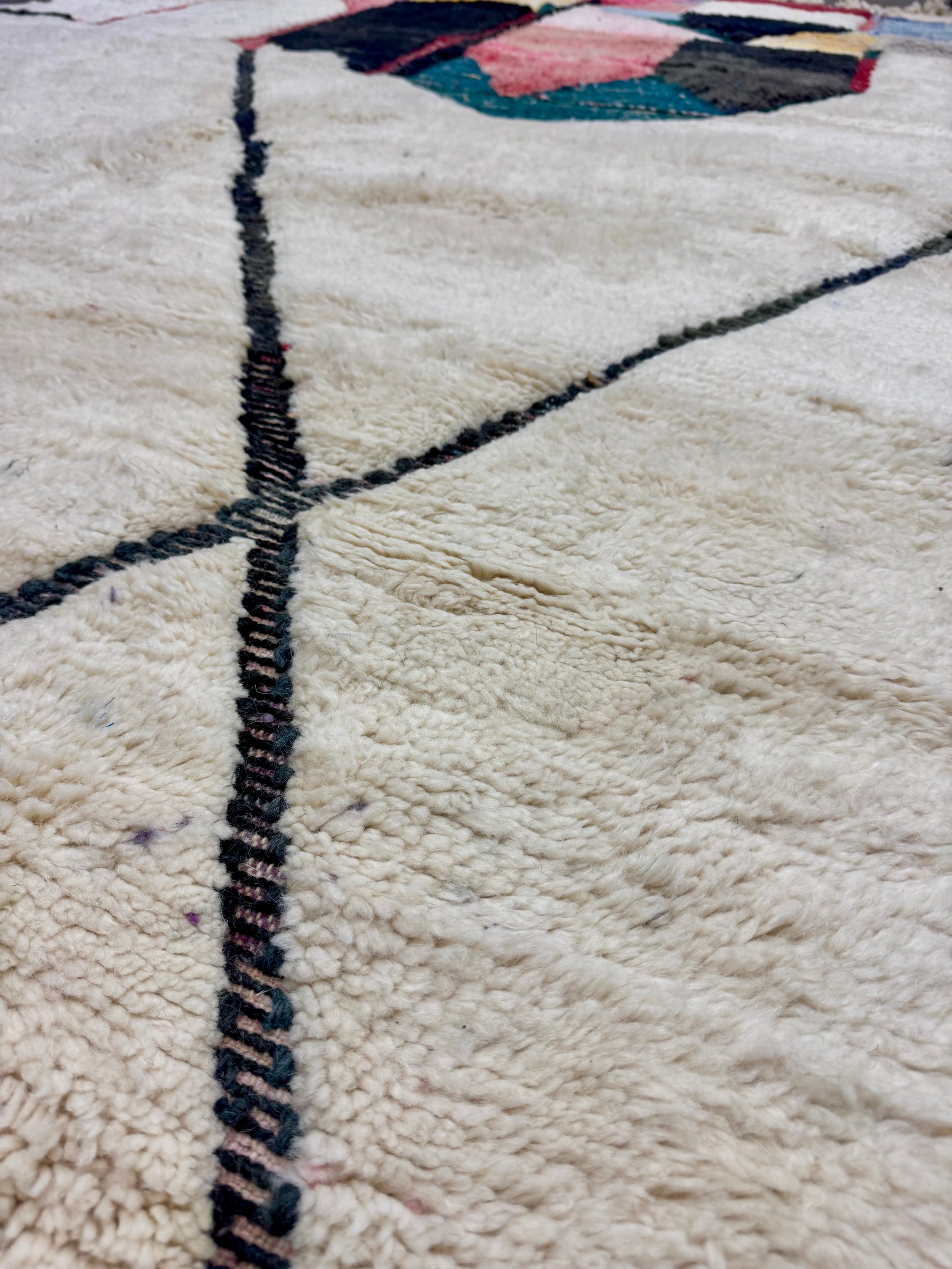 Assila Handwoven Moroccan Wool Rug 7x10