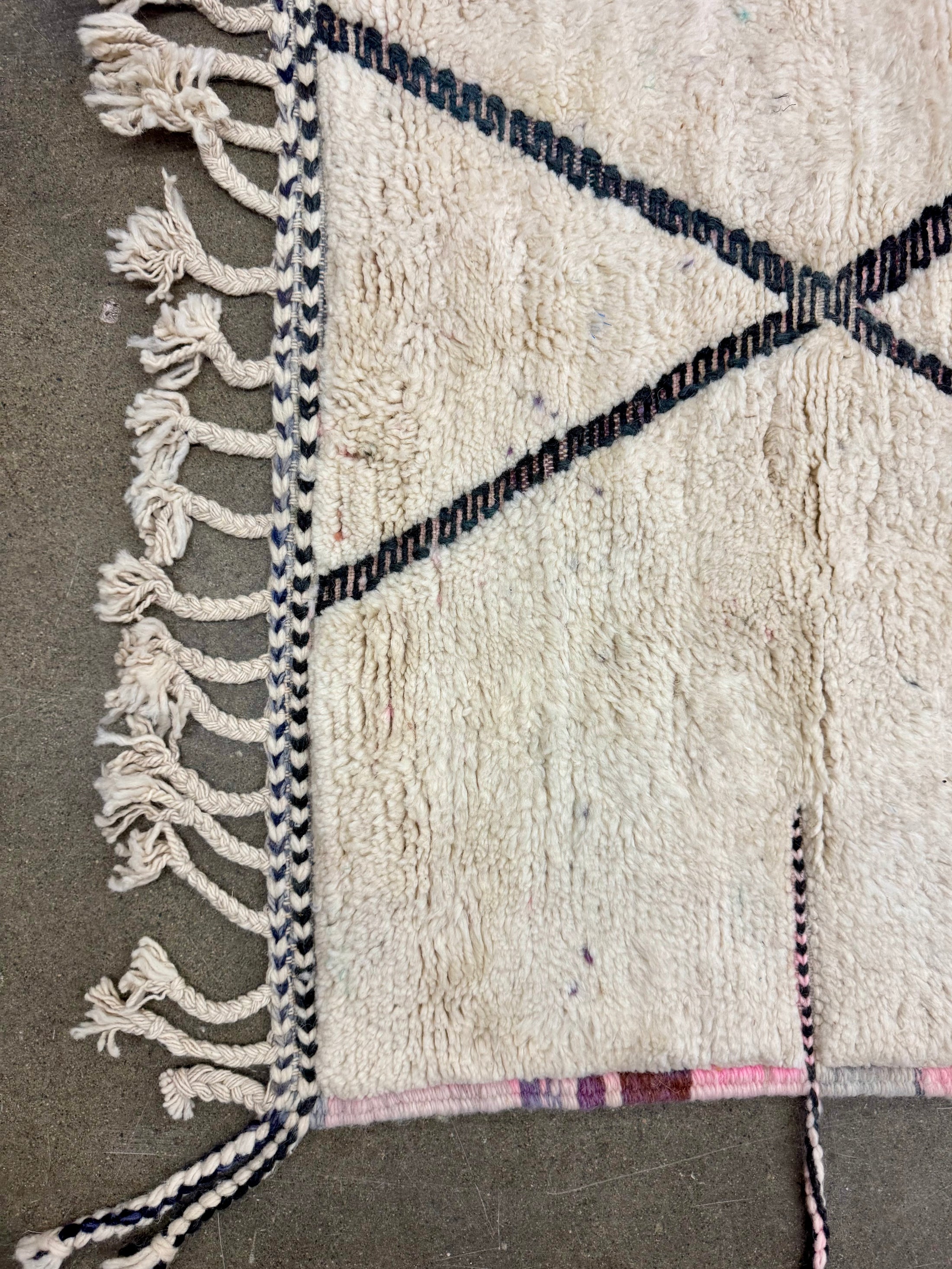 Assila Handwoven Moroccan Wool Rug 7x10