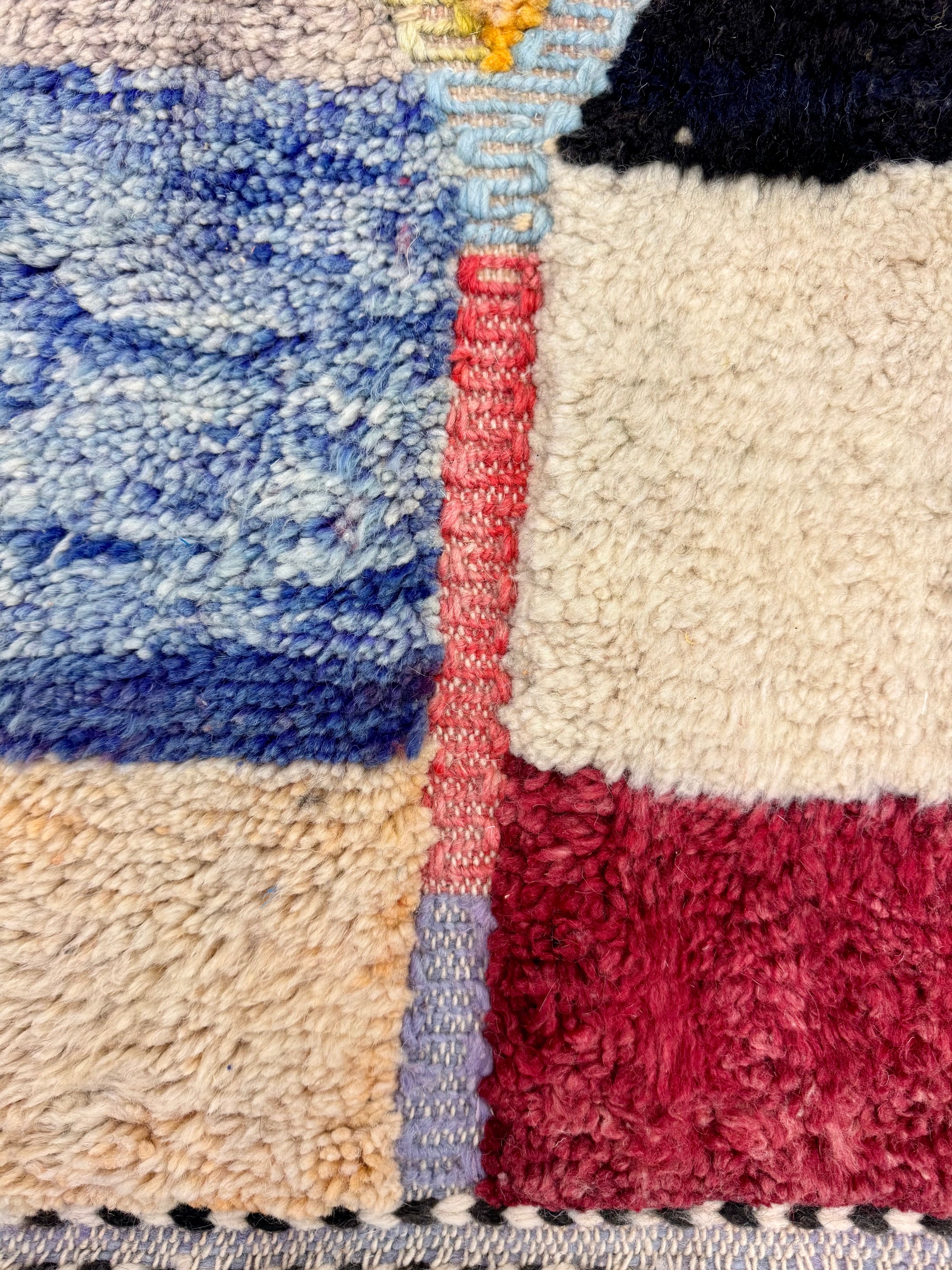 Assila Handwoven Moroccan Wool Rug 7x10