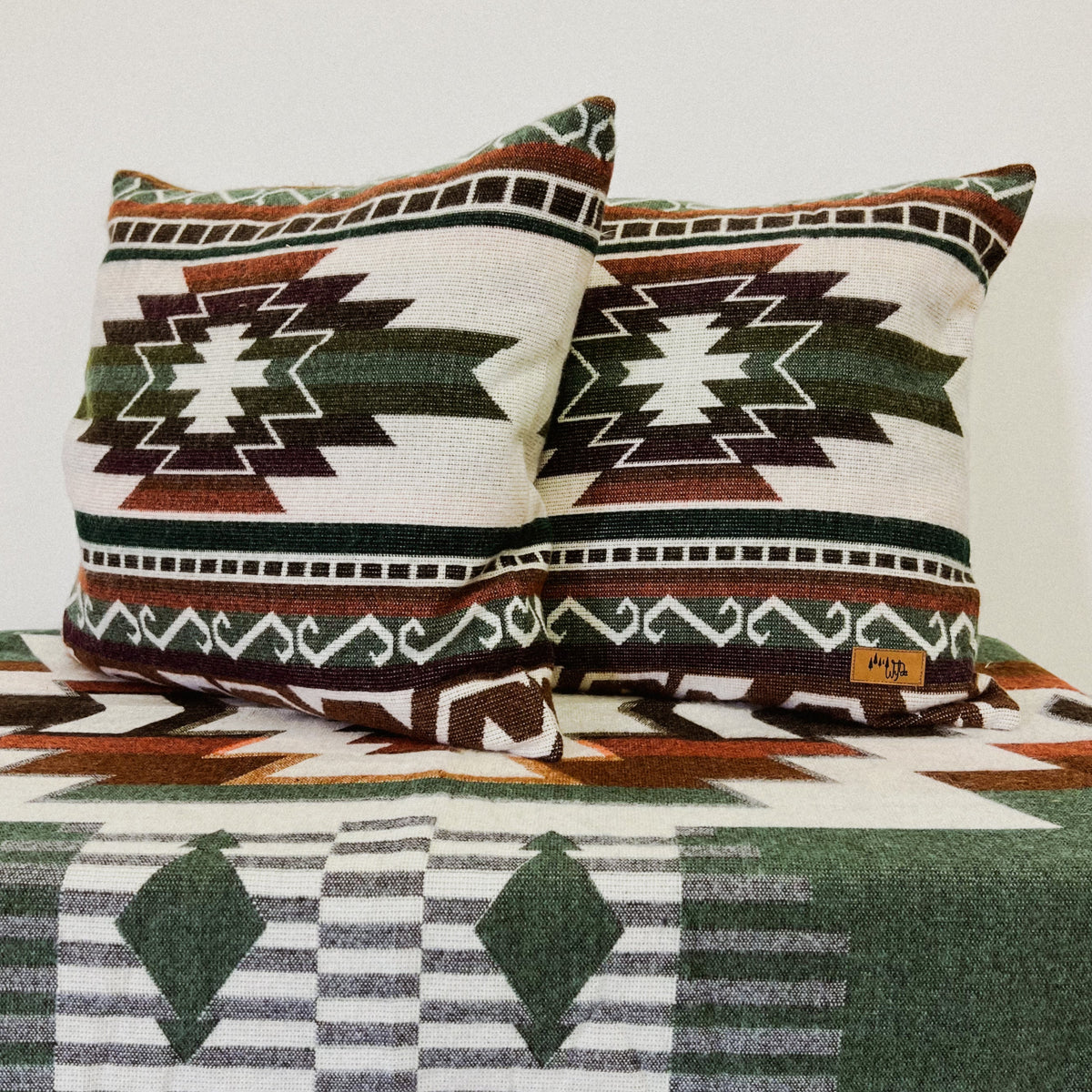Quilotoa King Blanket/2 Quilotoa Cream Pillow Covers Bundle