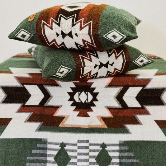 Quilotoa Throw Blanket/2 Quilotoa Green Pillow Covers Bundle
