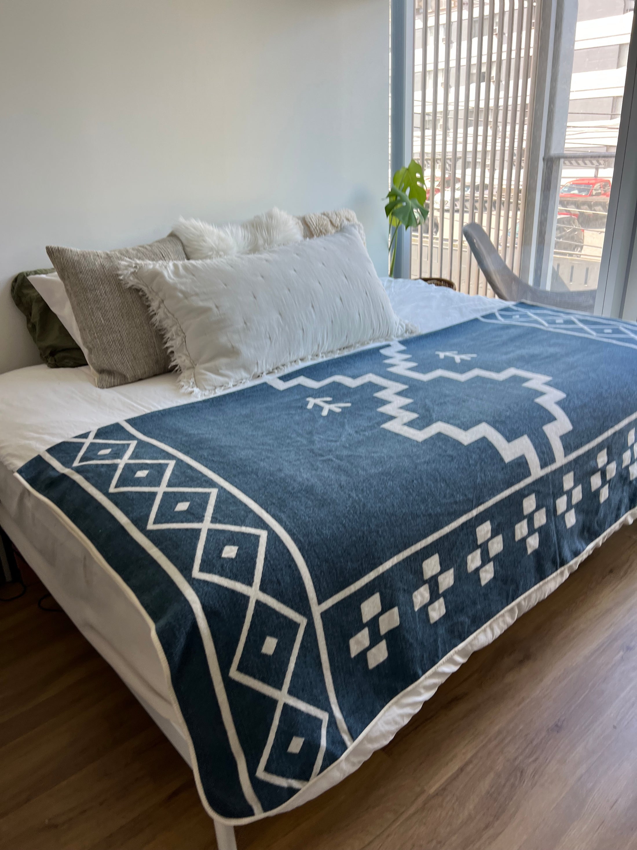 Lazuli Reversible Blanket