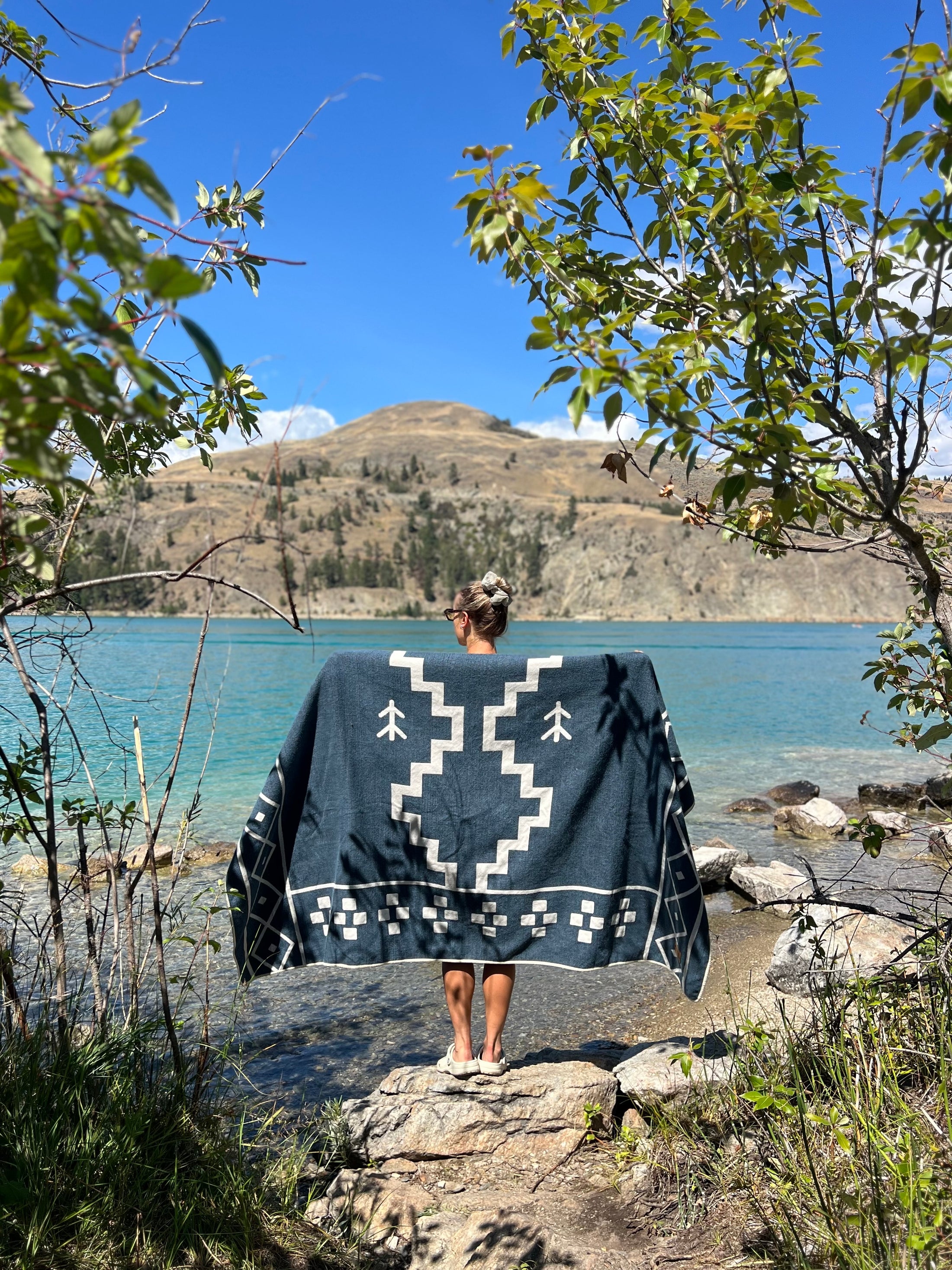 Lazuli Reversible Blanket