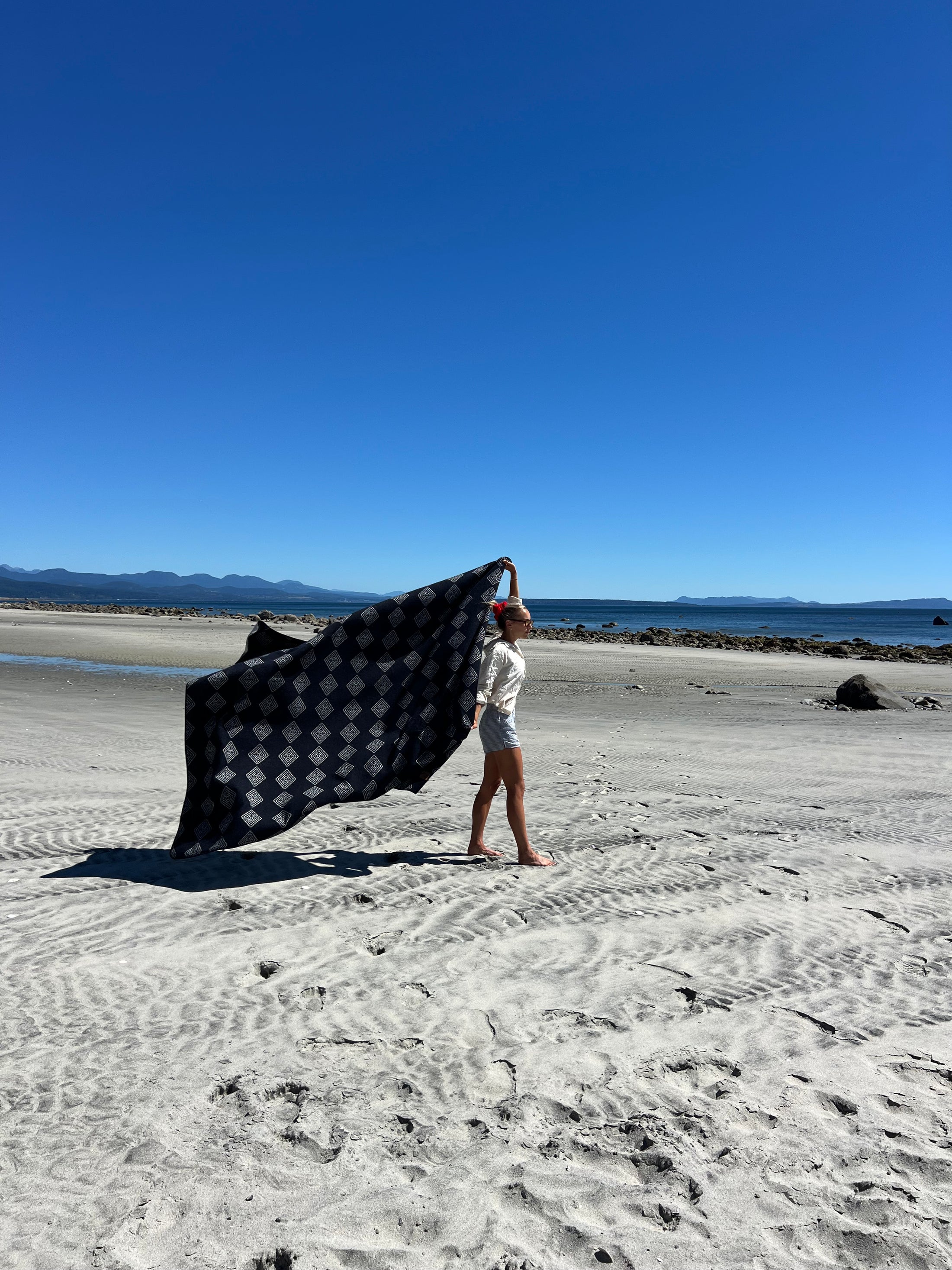 Roca Indigo Reversible Blanket