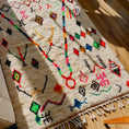 Load image into Gallery viewer, Ettam Handwoven Moroccan Wool Rug 5x8
