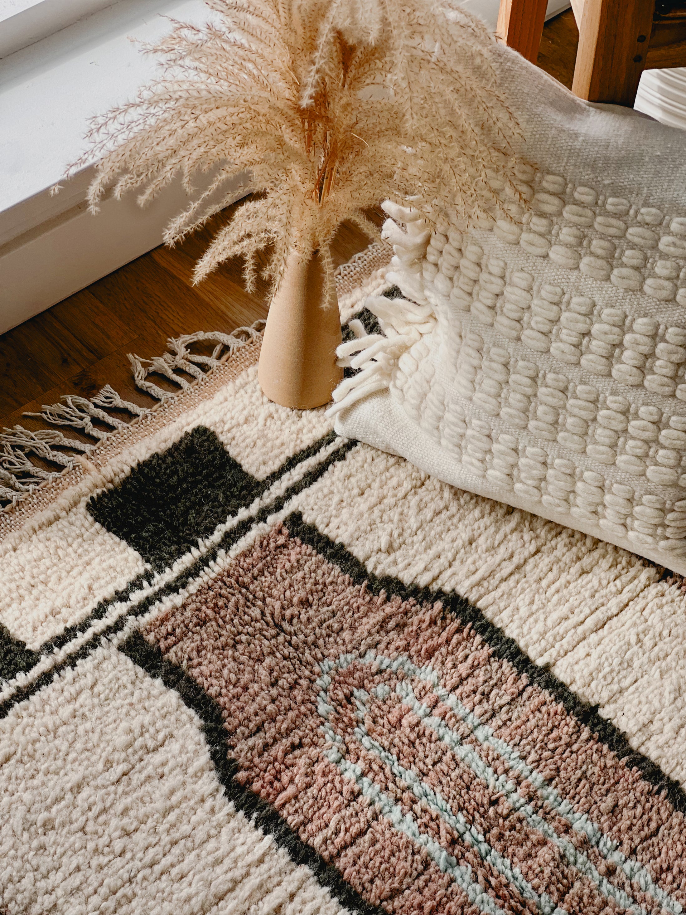 Yezzah Handwoven Moroccan Wool Rug 5x8
