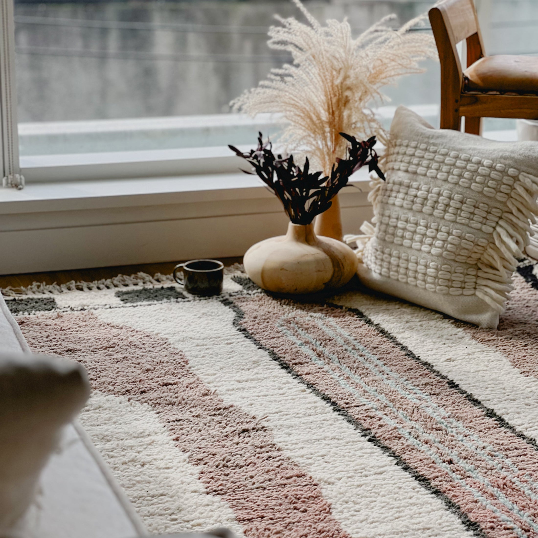 Yezzah Handwoven Moroccan Wool Rug 5x8