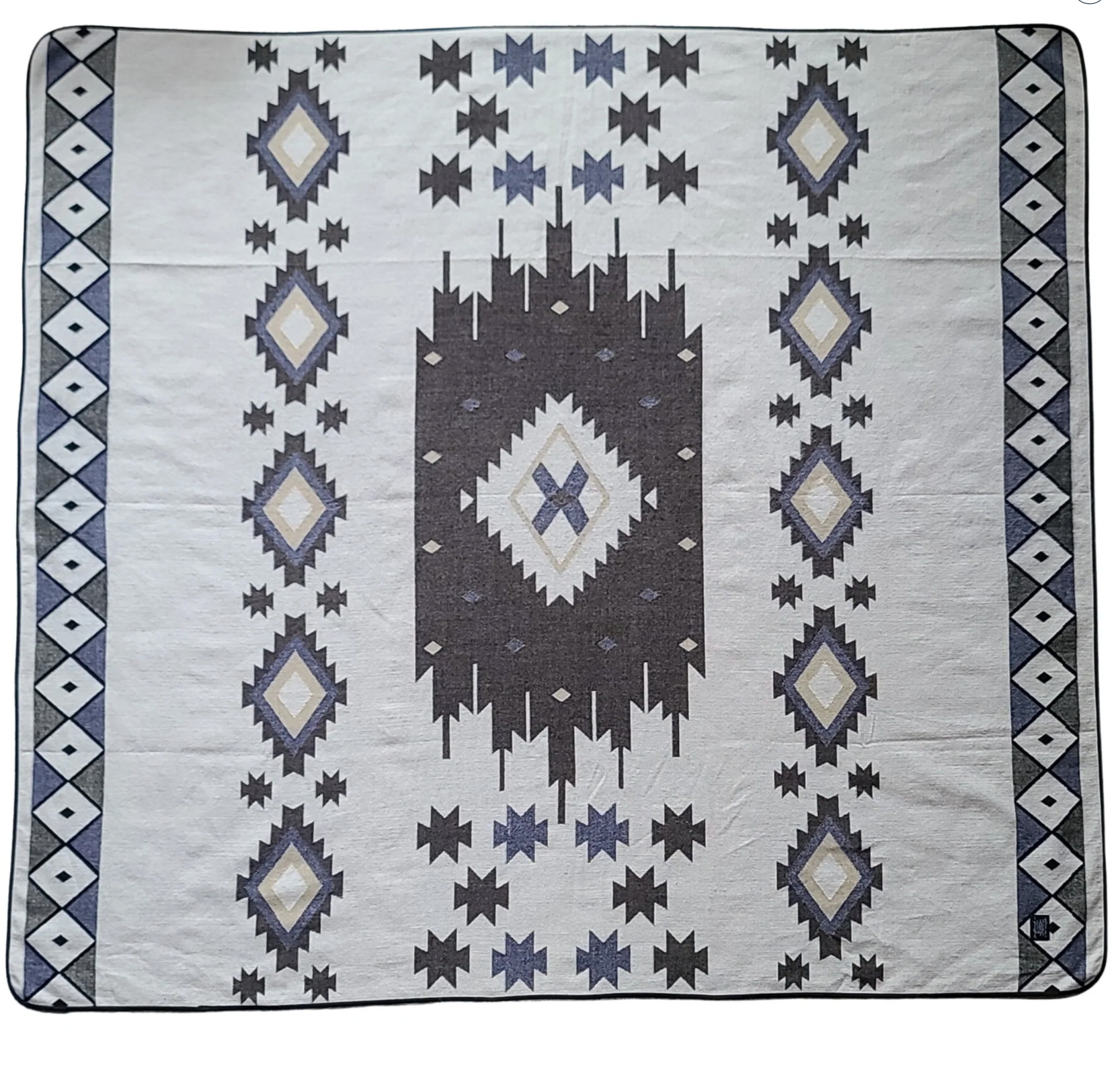 Imperfect** Cotacachi Queen Blanket