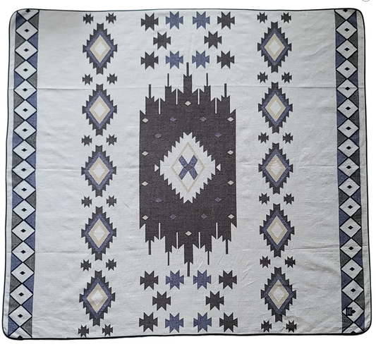 Imperfect** Cotacachi Queen Blanket