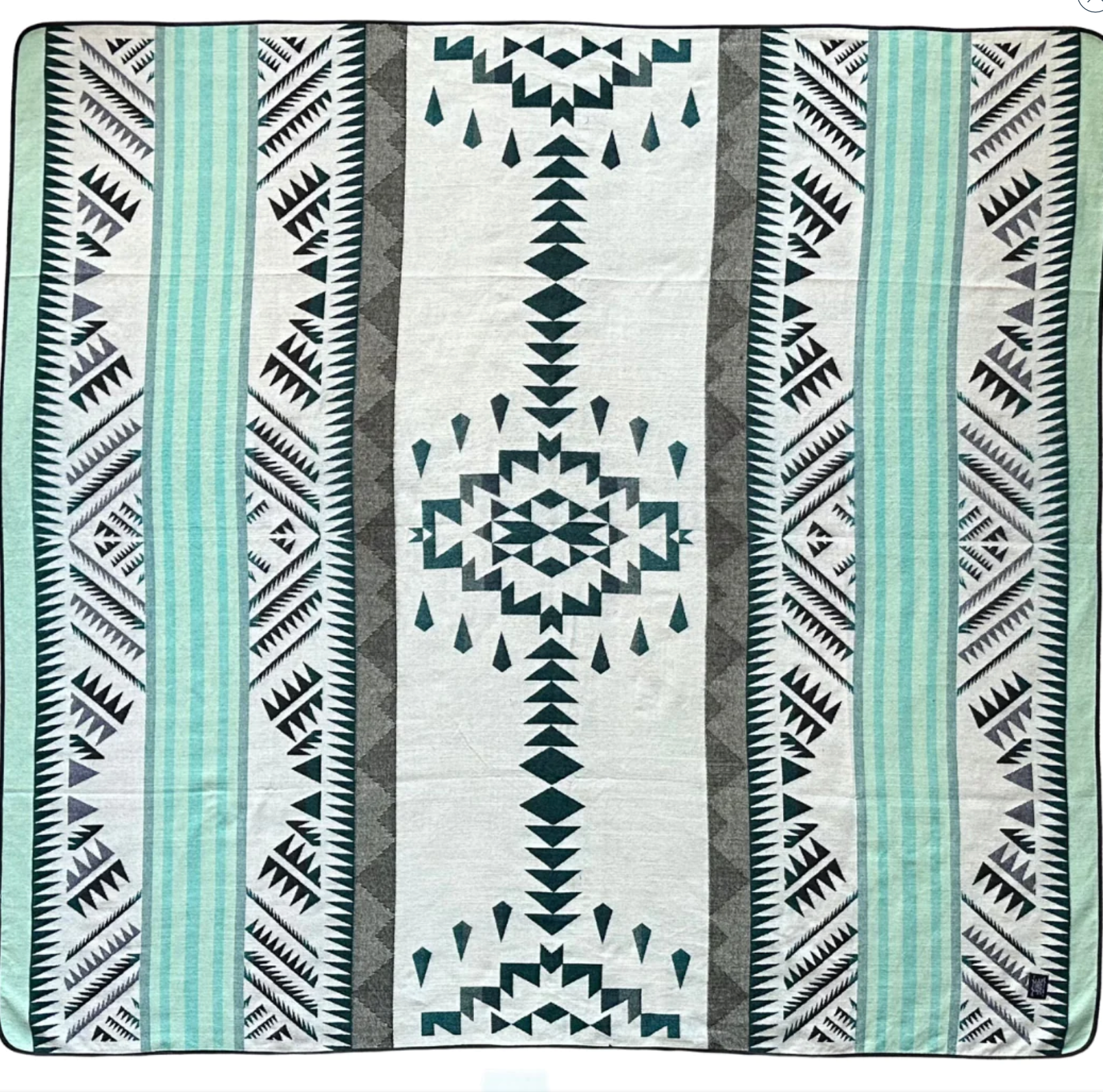 Imperfect** Manta Queen Blanket