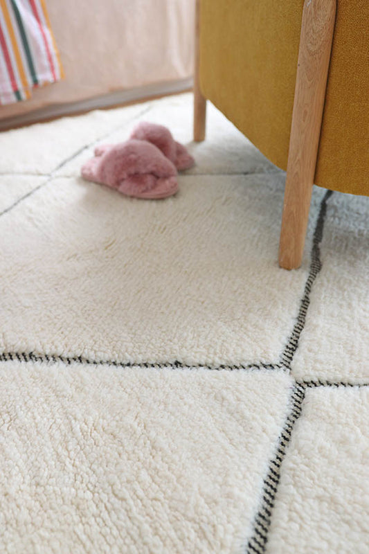 Beni Ourain Moroccan Wool Rug - Engraved Black Diamonds