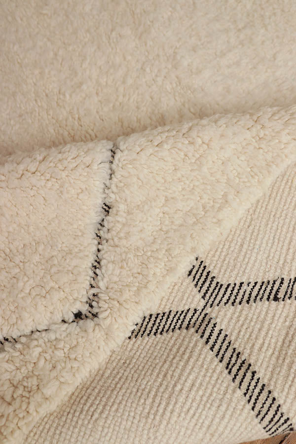 Beni Ourain Moroccan Wool Rug - Diamonds