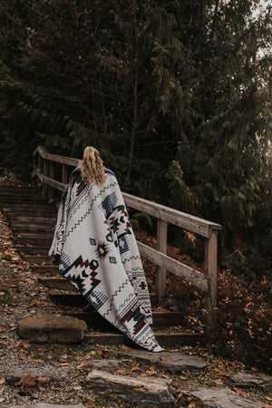 Portoviejo Aztec Reversible Blanket  //  Navy/Red/Rust