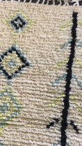 Load and play video in Gallery viewer, Kaima Handwoven Moroccan Wool Rug 5x7
