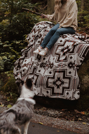 Cochasqui Reversible Blanket  //  Brown/Red/Rust/Black