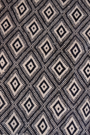 Zanafi Handwoven Moroccan Wool Rug // Black/Beige