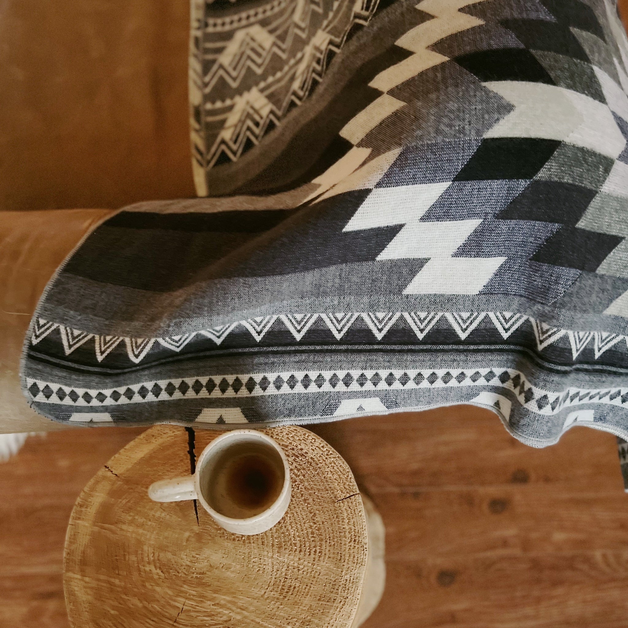 Black and white aztec blanket sale