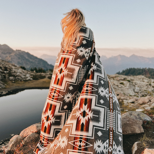 Mindo Reversible Blanket